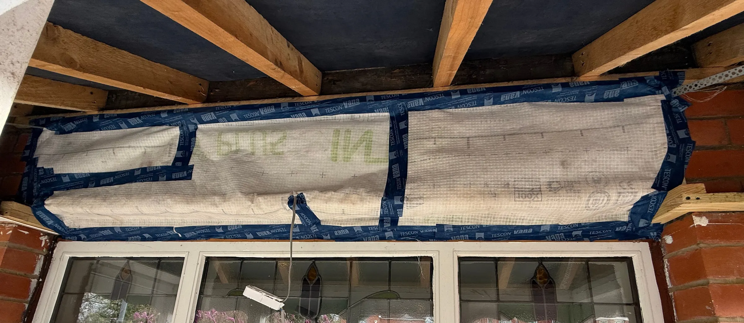 Porch airtightness — Sealed